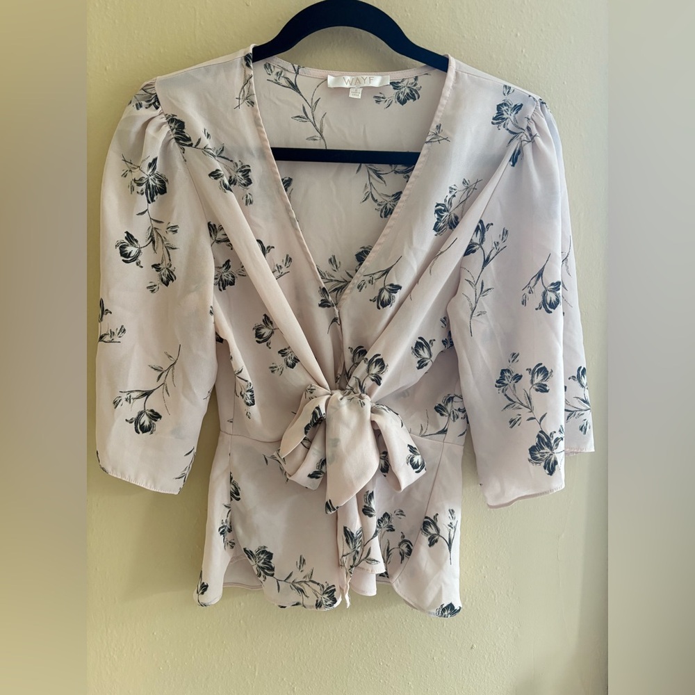 WAYF Floral Print V-Neck Blouse